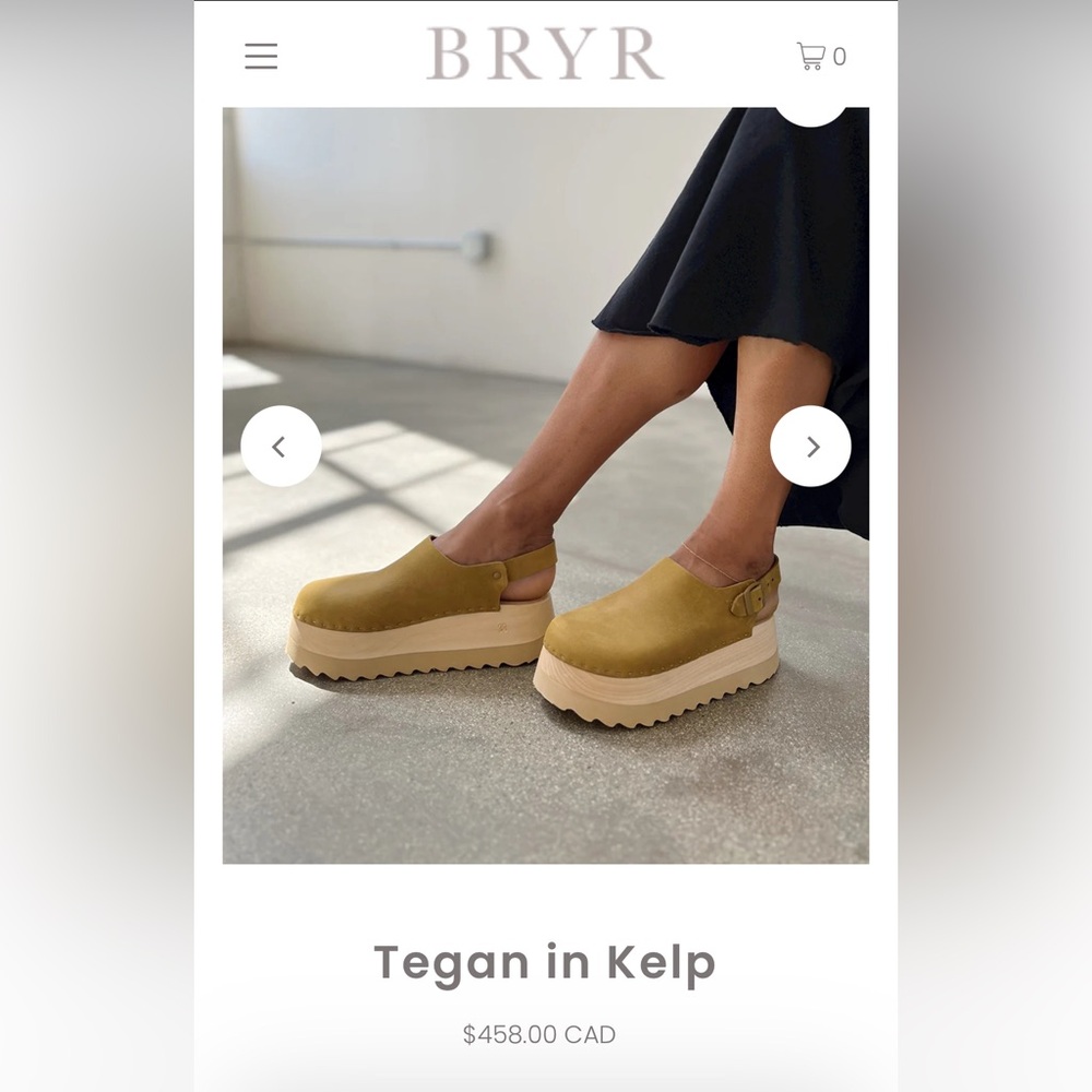Bryr Sage Green Clogs